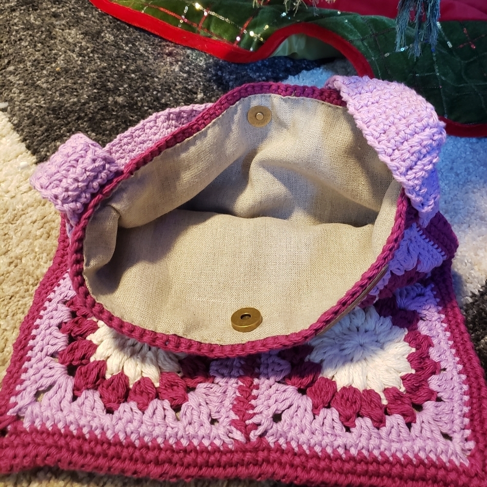 Crochet Orchid Rise Shoulder Bag - Picture 4 of 4